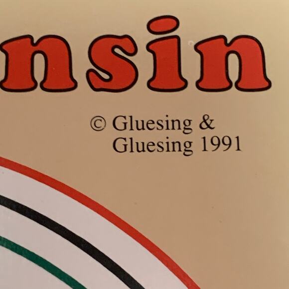 From Wisconsin: More Than a Cookbook Laurie & Debra Gluesing Plastic Comb 1991 - Picture 16 of 16